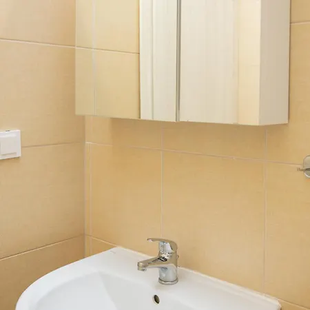 Zeusplace Urban Flat 2 *